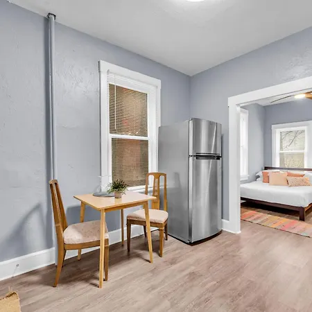 Historic Cozy Haven In Little Italy Apartment Cleveland Exterior photo