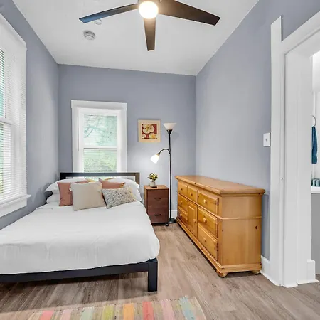 Historic Cozy Haven In Little Italy Apartment Cleveland Exterior photo