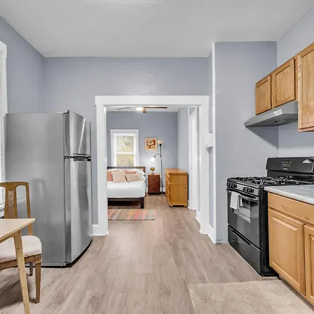 Historic Cozy Haven In Little Italy Apartment Cleveland Exterior photo