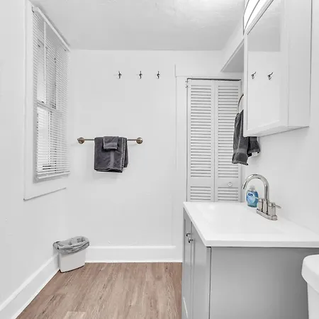 Historic Cozy Haven In Little Italy Apartment Cleveland Exterior photo